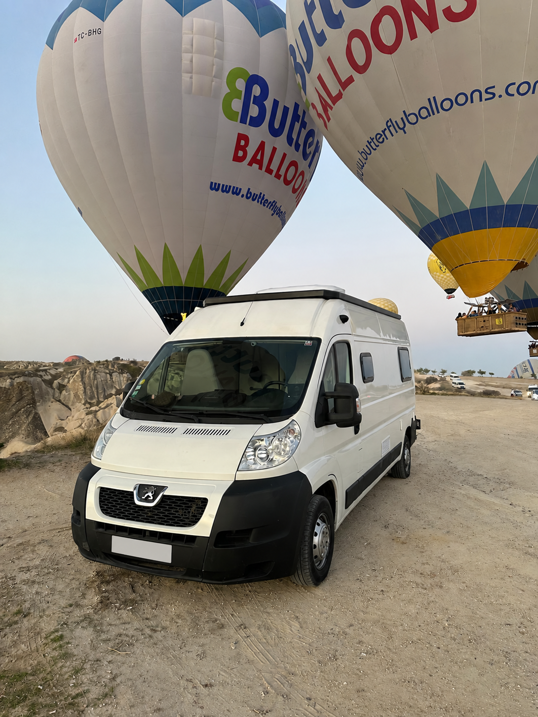 Freedomvan au milieu des montgolfières en Cappadoce